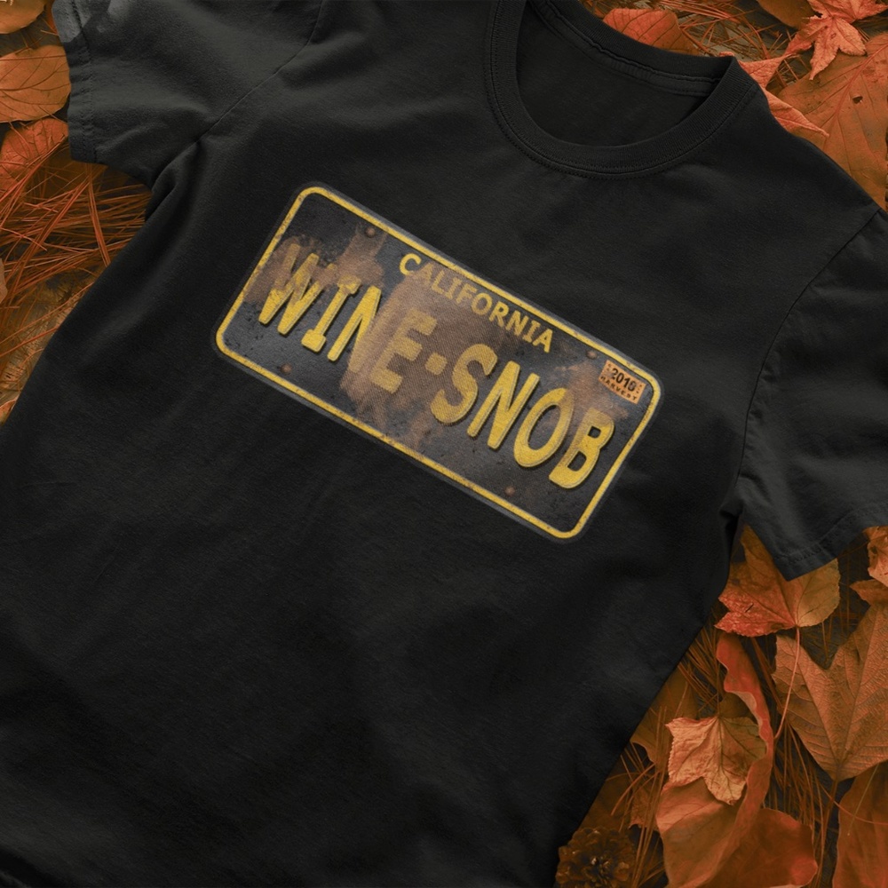 WINE.   T-SHIRT